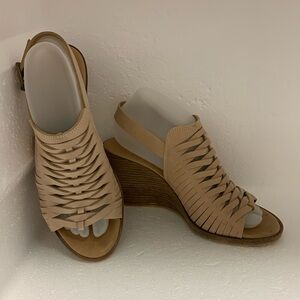 Wedge shoes